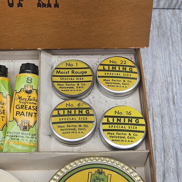 Vintage Max Factor Hollywood Stage Make-Up Kit Female Grease Paint Powder Rouge - Picture 2 of 12